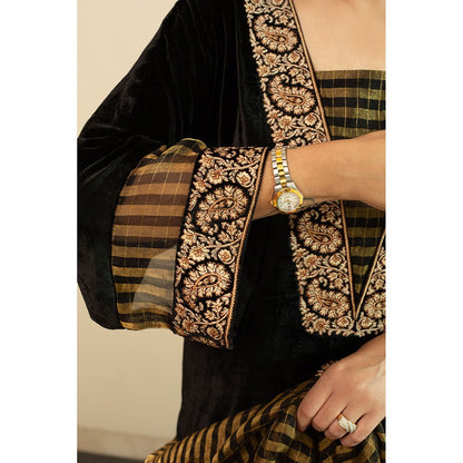 House of Inari Black Silk Kashmiri Embroidered Kurta with Pant and Organza Tissue Dupatta