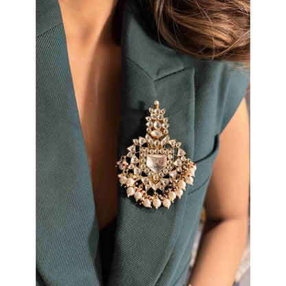 ILLUMINATE JEWELLERY Nagma White Stone Brooche