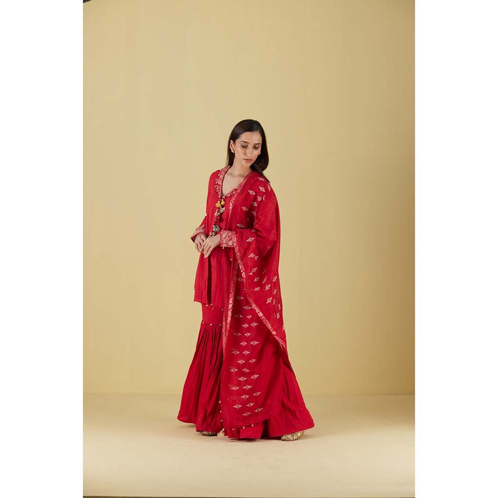 Inej Dupatta in Red