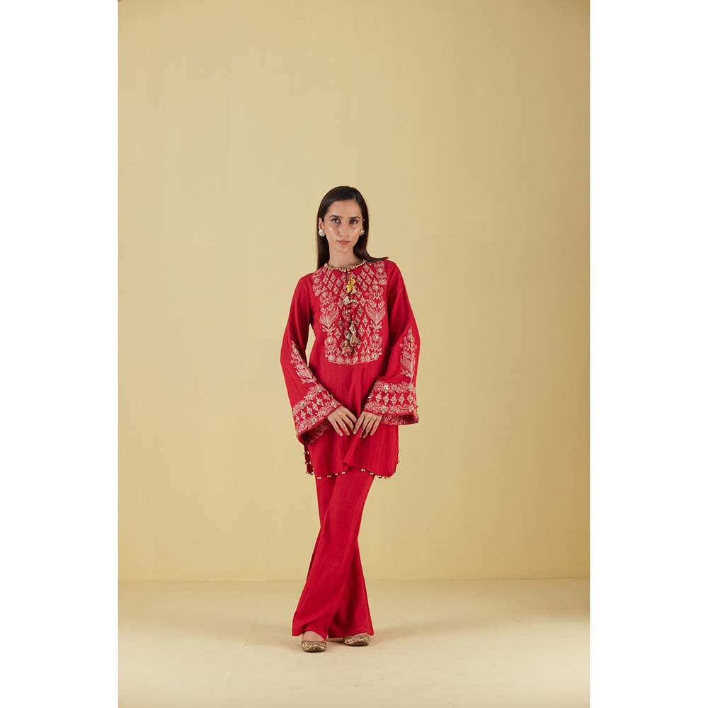 Inej Kashmiri Kurta in Red with Pant (Set of 2)