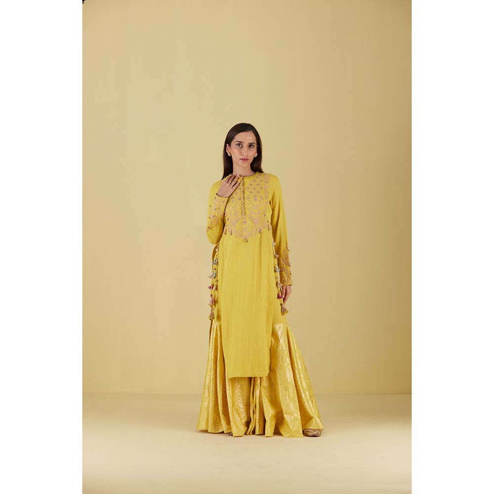 Inej Kurta Straight Corn Yellow with Pant (Set of 2)
