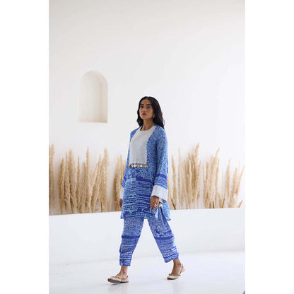 Inej Lakeer Blue Kashmiri Kurta with Pant (Set of 2)
