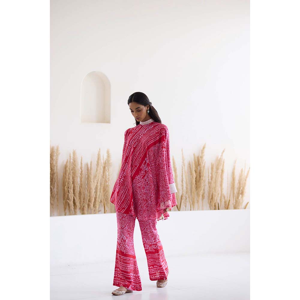 Inej Lakeer Pink Open Drape Cape Kurta with Pant (Set of 2)