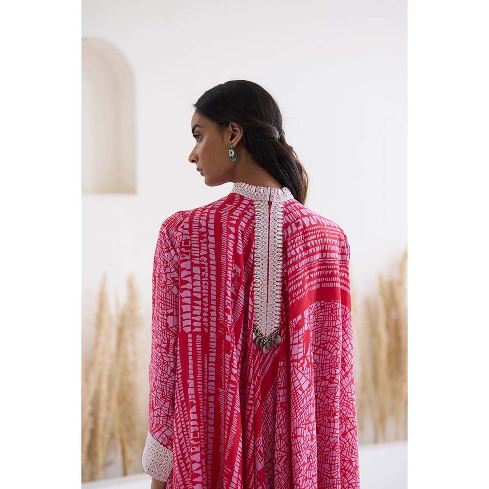 Inej Lakeer Pink Open Drape Cape Kurta with Pant (Set of 2)