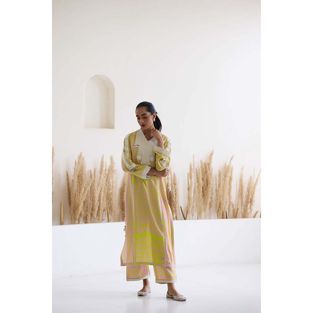 Inej Lakeer Yellow Straight Kurta with Pant (Set of 2)