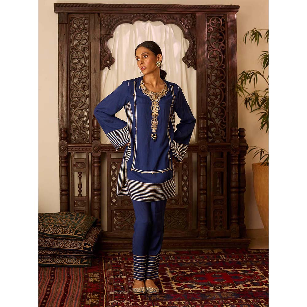Inej Leher Navy Blue Kashmiri Kurta with Pant (Set of 2)