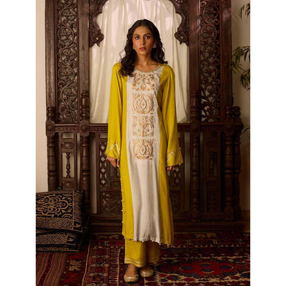 Inej Leher Yellow Straight Kurta with Pant (Set of 2)