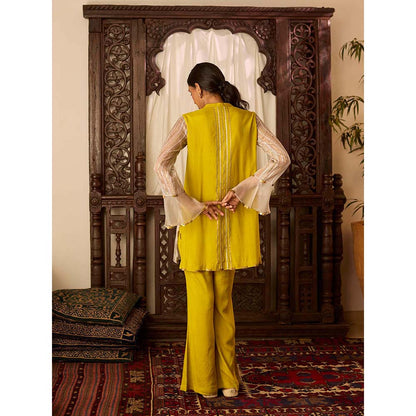 Inej Leher Yellow Bell Sleeve Kurta with Pant (Set of 2)