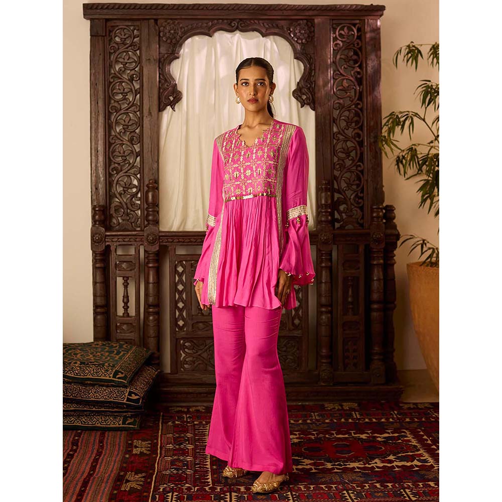 Inej Leher Hot Pink Yok Kurti with Pant (Set of 2)