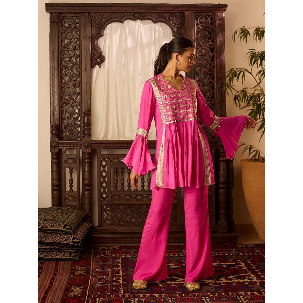 Inej Leher Hot Pink Yok Kurti with Pant (Set of 2)