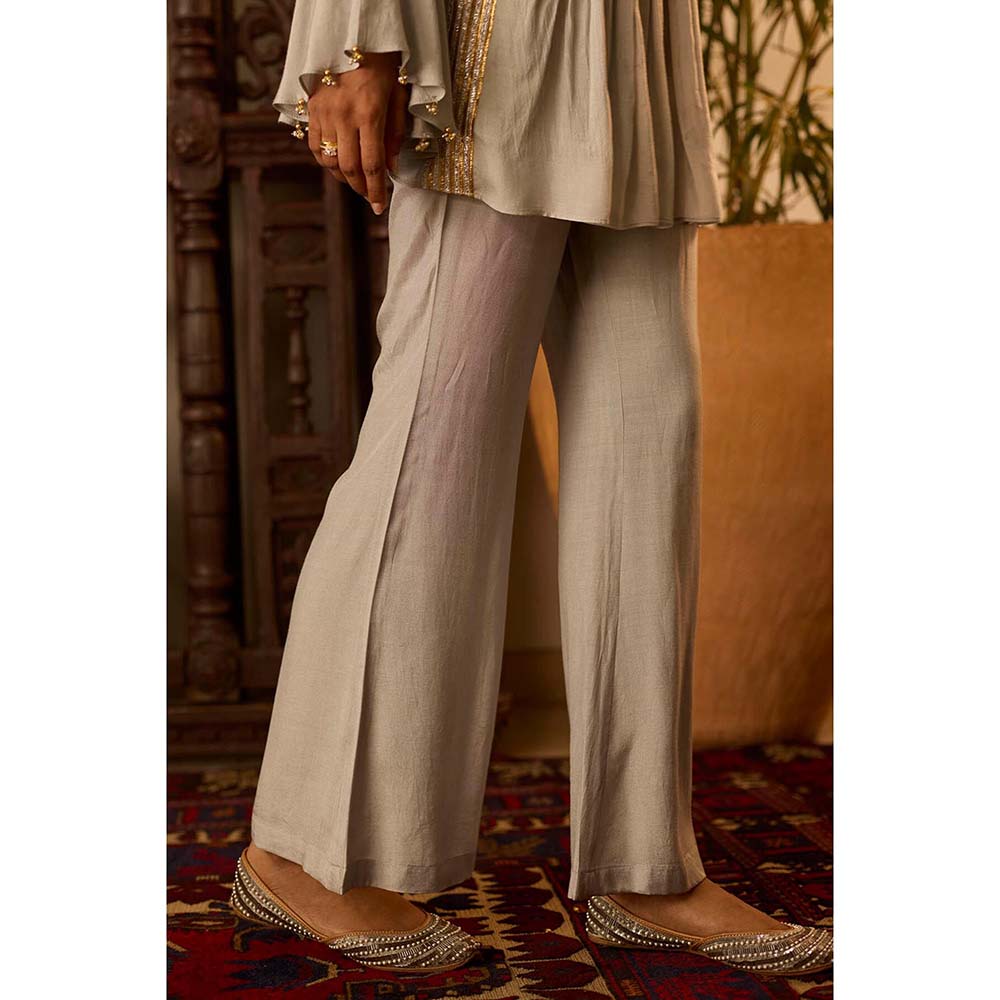 Inej Leher Grey Yok Kurti with Pant (Set of 2)