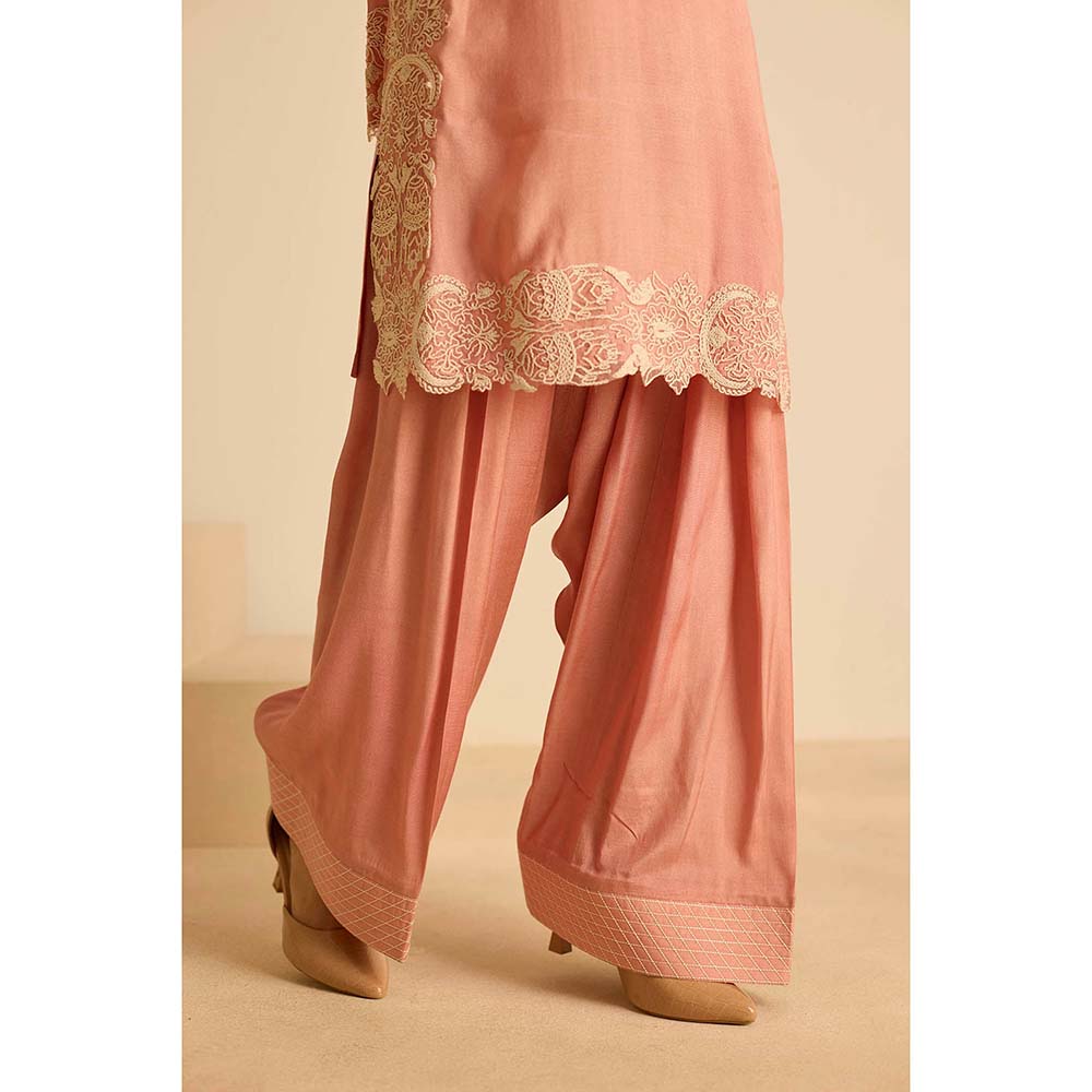 Inej Pink Kashmiri Kurta with Salwar and Dupatta (Set of 3)