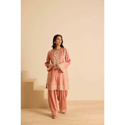Inej Pink Kashmiri Kurta with Salwar and Dupatta (Set of 3)