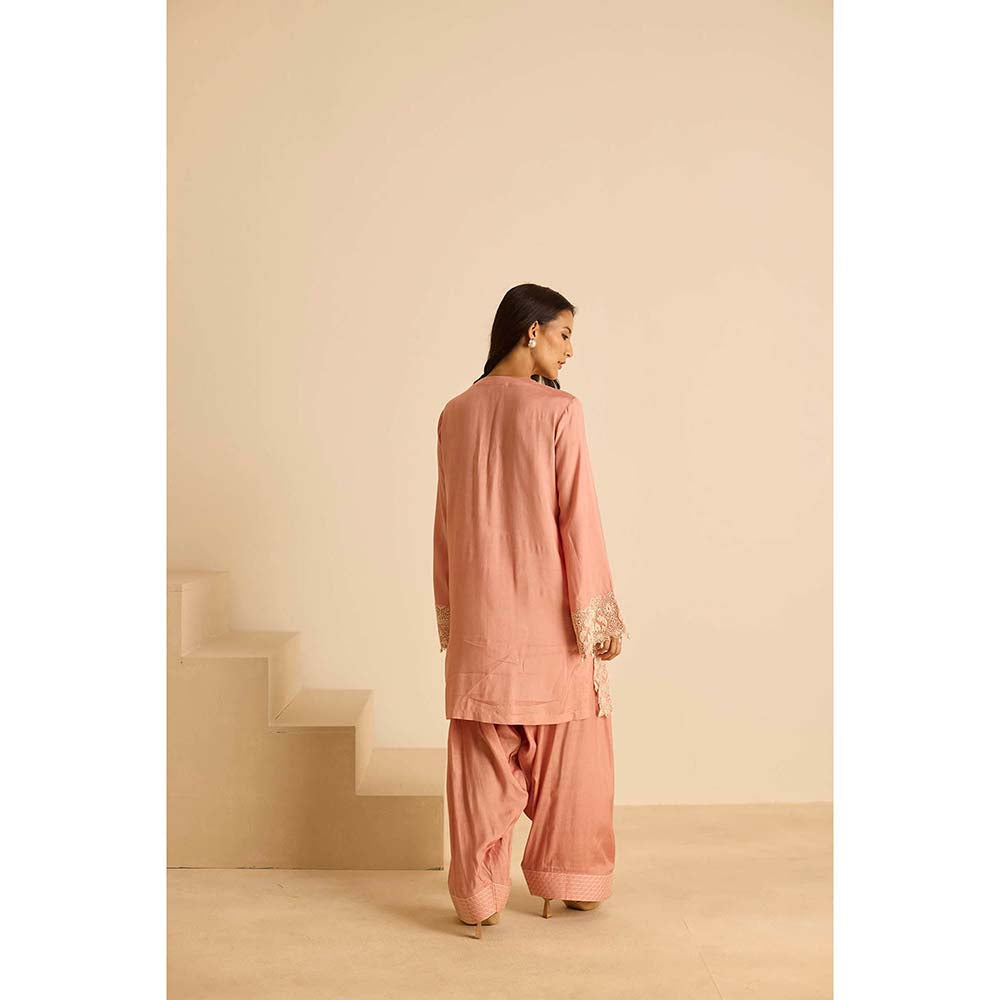Inej Pink Kashmiri Kurta with Salwar and Dupatta (Set of 3)