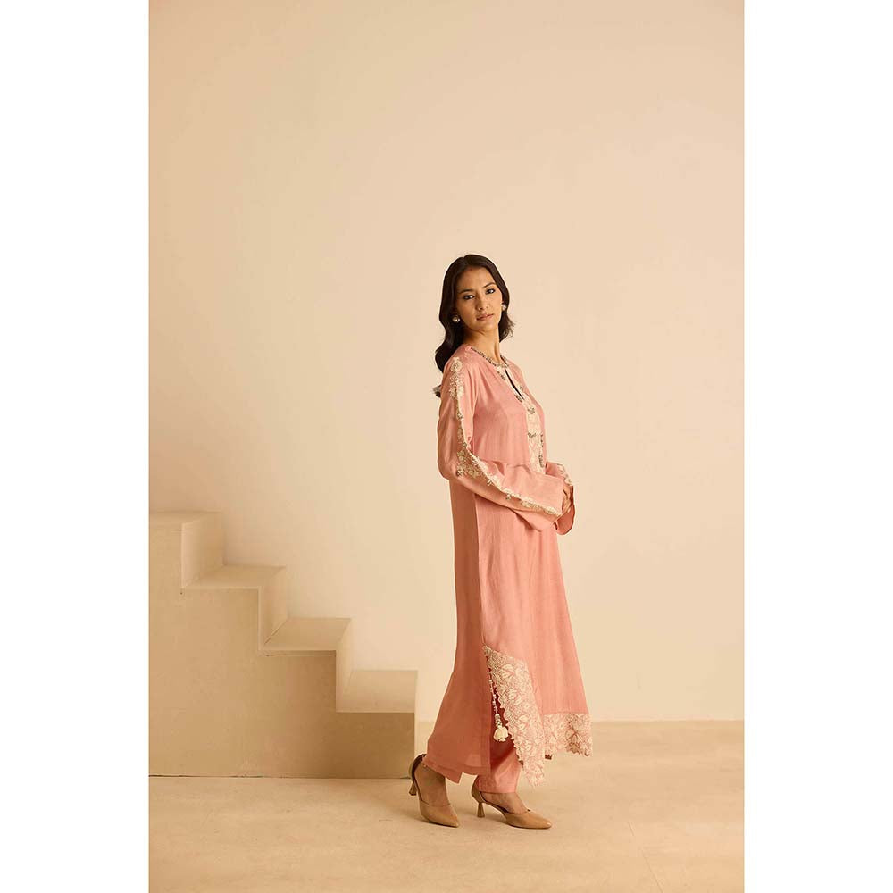 Inej Peach Straight Kurta with Pant and Dupatta (Set of 3)