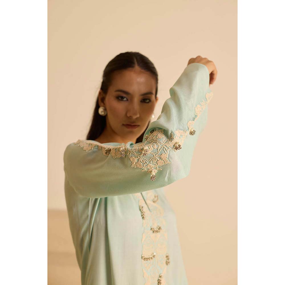 Inej Green Straight Kurta with Pant and Dupatta (Set of 3)