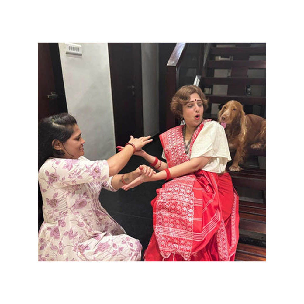 Isadora Life Womens Printed Tassels Red Pre-Draped Saree with Unstitched Blouse