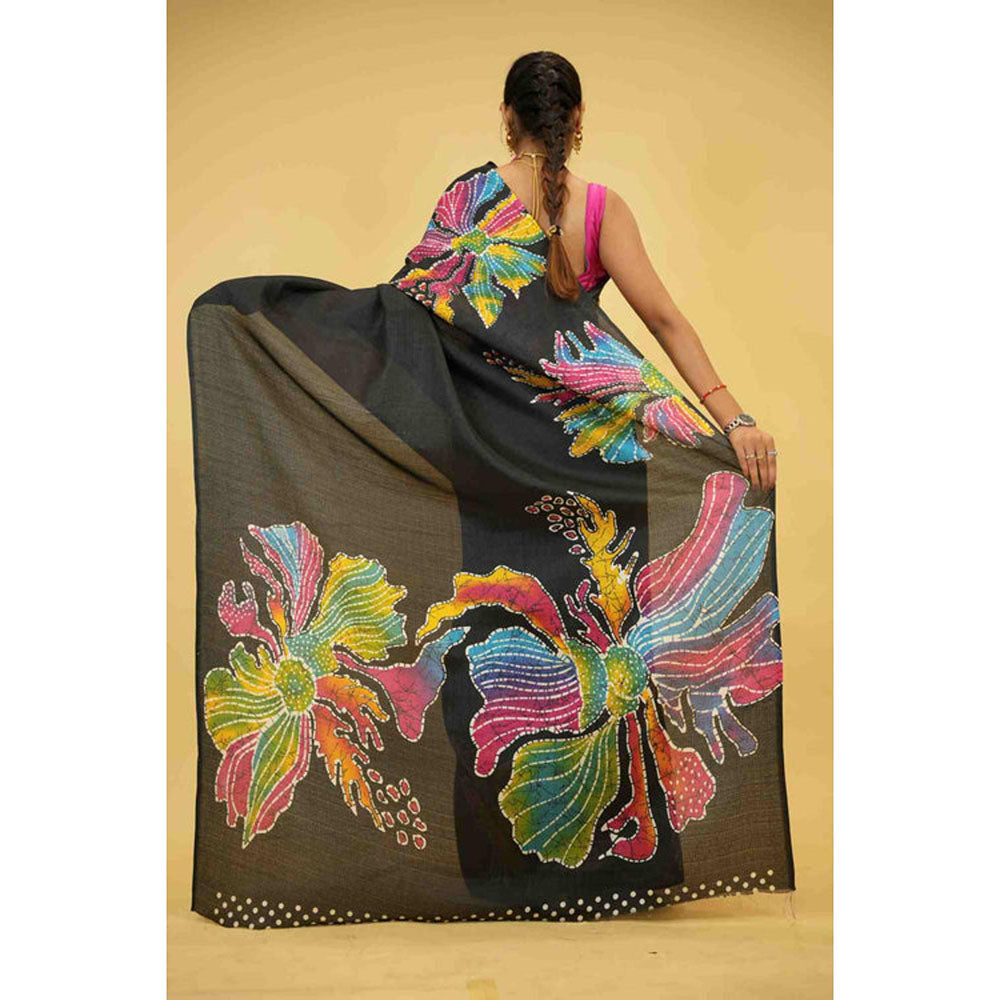 Isadora Life Womens Floral Printed Black Pre-Draped Saree with Unstitched Blouse