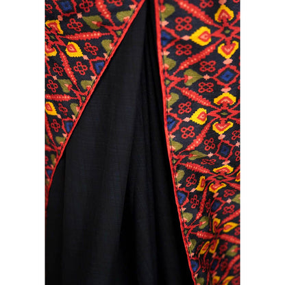Isadora Life Womens Printed Black Pre-Draped Saree with Unstitched Blouse