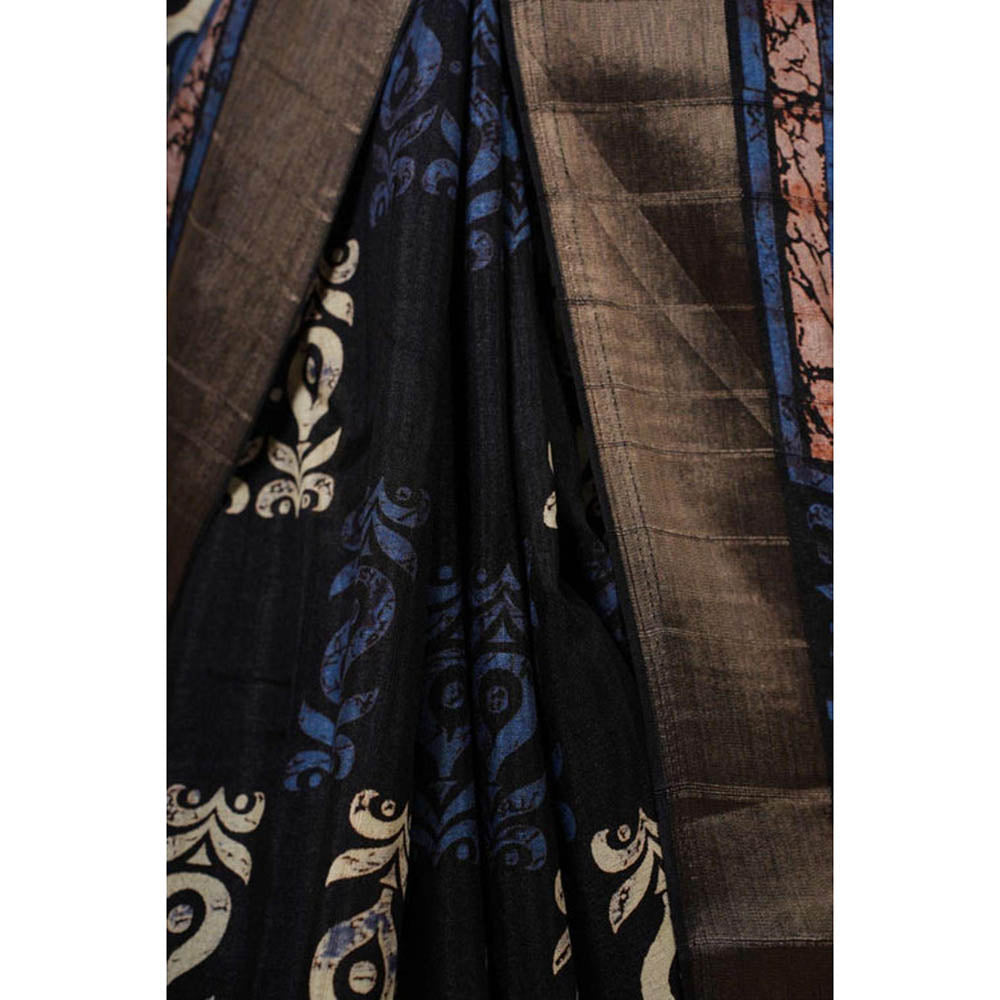 Isadora Life Womens Printed Black Pre-Draped Saree With Unstitched Blouse