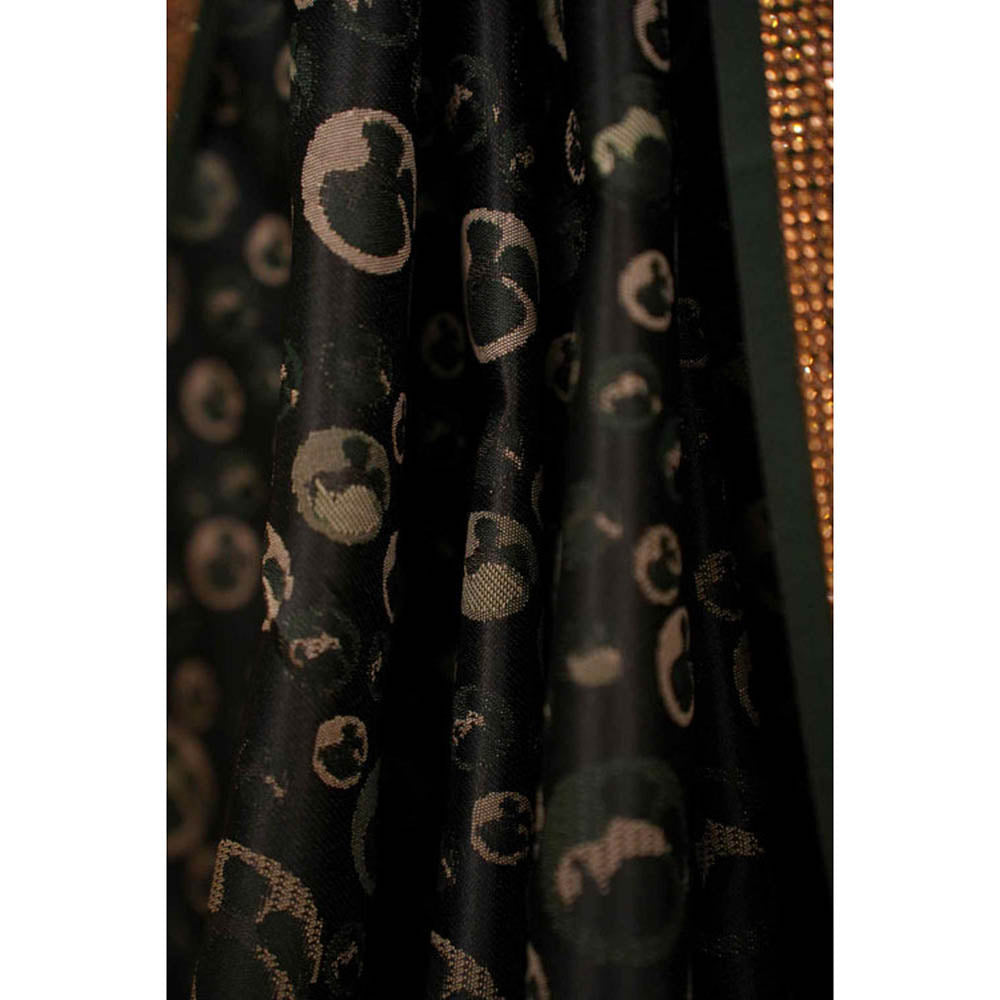 Isadora Life Womens Printed Tassels Black Pre-Draped Saree With Unstitched Blouse