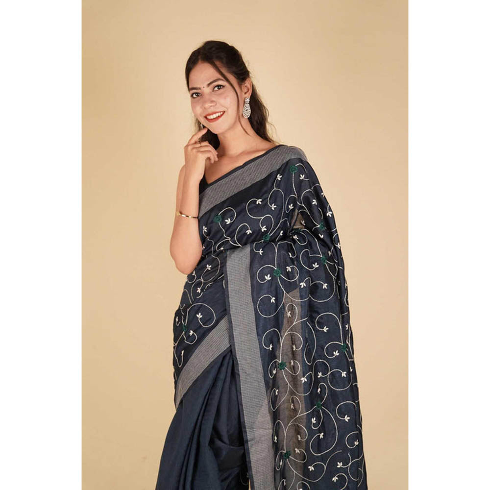 Isadora Life Womens Embroidered Thread Work Grey Pre-Draped Saree With Unstitched Blouse