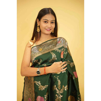 Isadora Life Womens Floral Printed Green Pre-Draped Saree With Unstitched Blouse