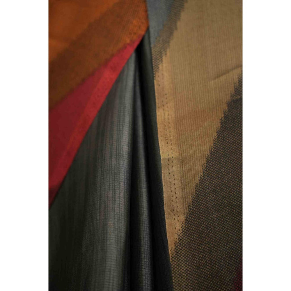 Isadora Life Womens Printed Grey Pre-Draped Saree With Unstitched Blouse