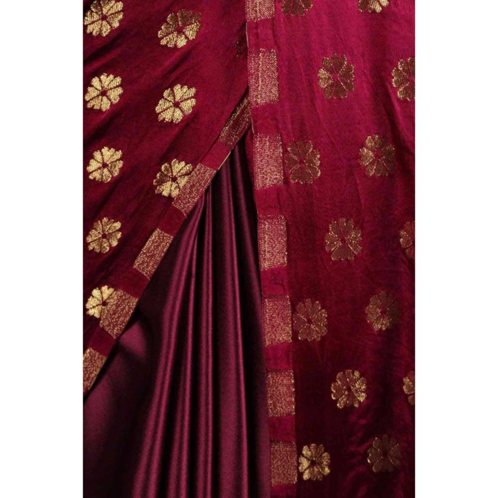 Isadora Life Womens Woven Maroon Pre-Draped Saree With Unstitched Blouse