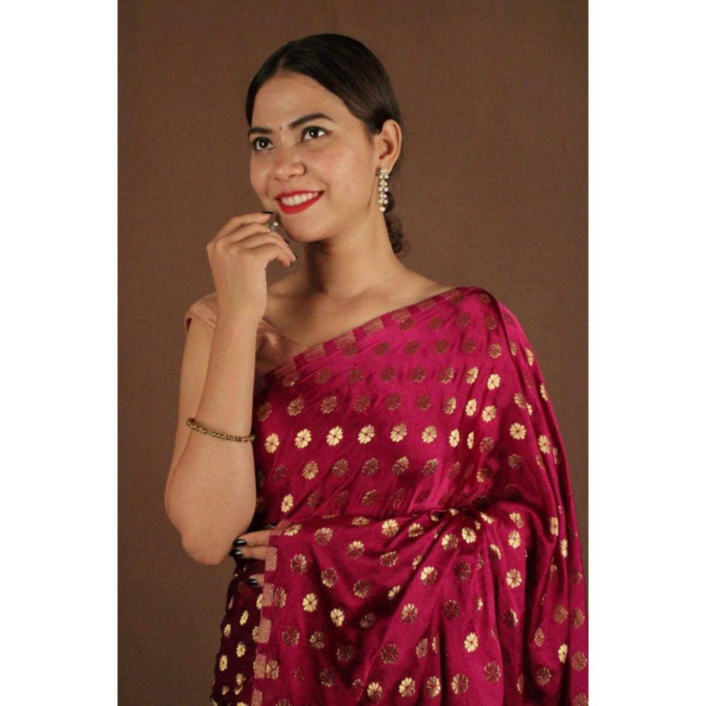 Isadora Life Womens Woven Maroon Pre-Draped Saree With Unstitched Blouse