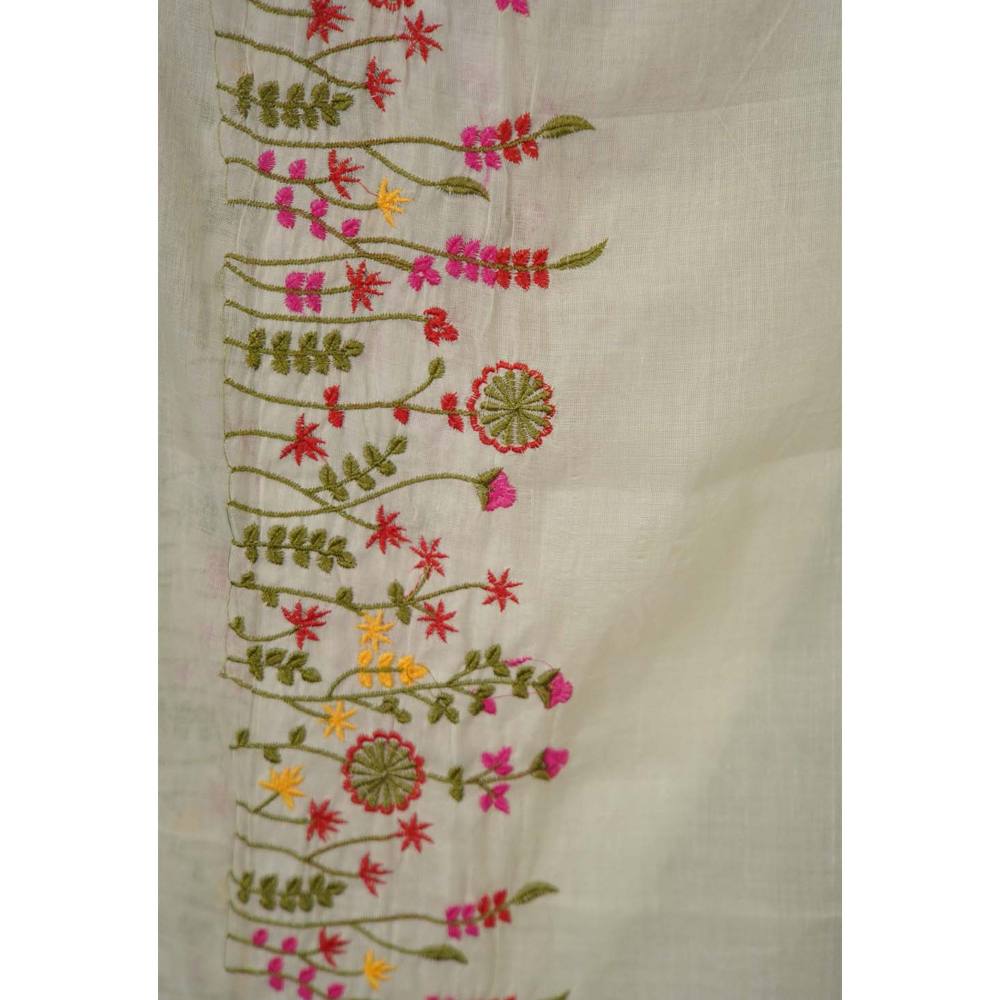 Isadora Life Womens Embroidered Thread Work White Pre-Draped Saree with Unstitched Blouse