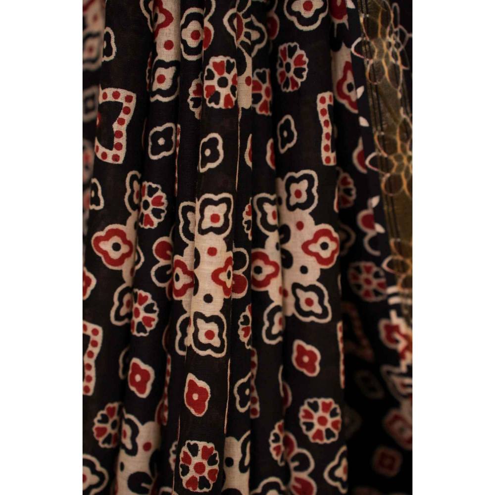 Isadora Life Womens Block Print Black Pre-Draped Saree with Unstitched Blouse