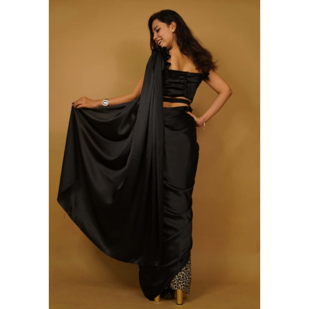 Isadora Life Womens Animal Printed Black Pre-Draped Saree with Unstitched Blouse