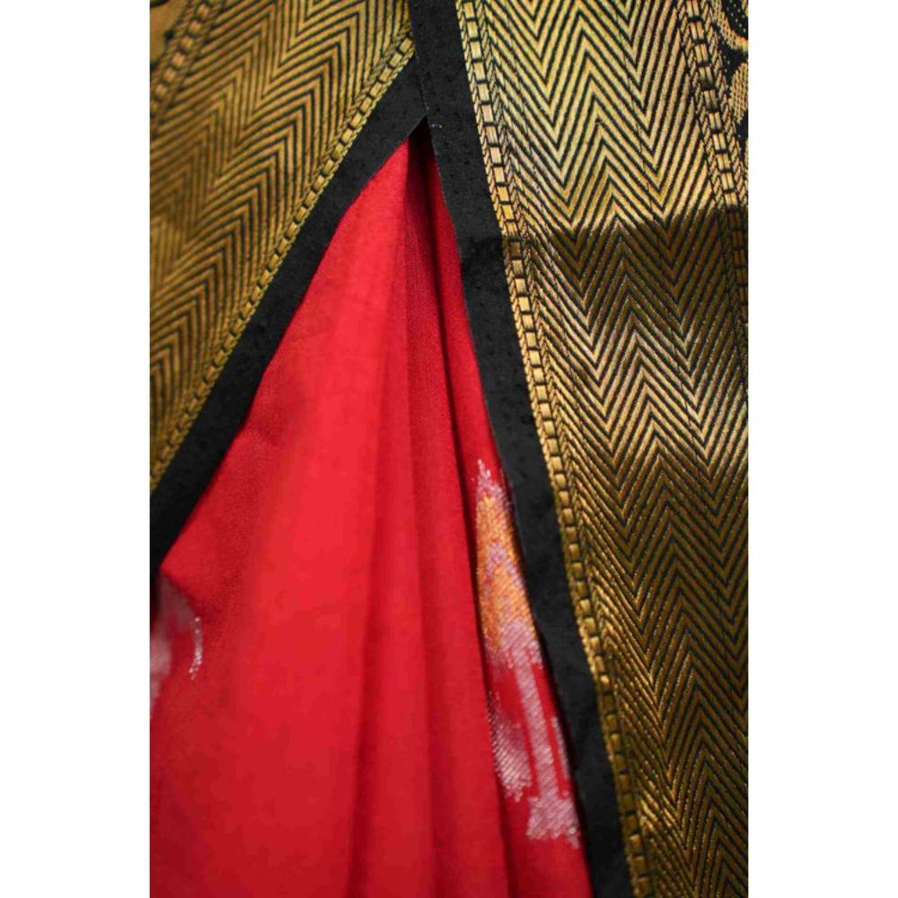 Isadora Life Womens Printed Zari Red Pre-Draped Saree with Unstitched Blouse