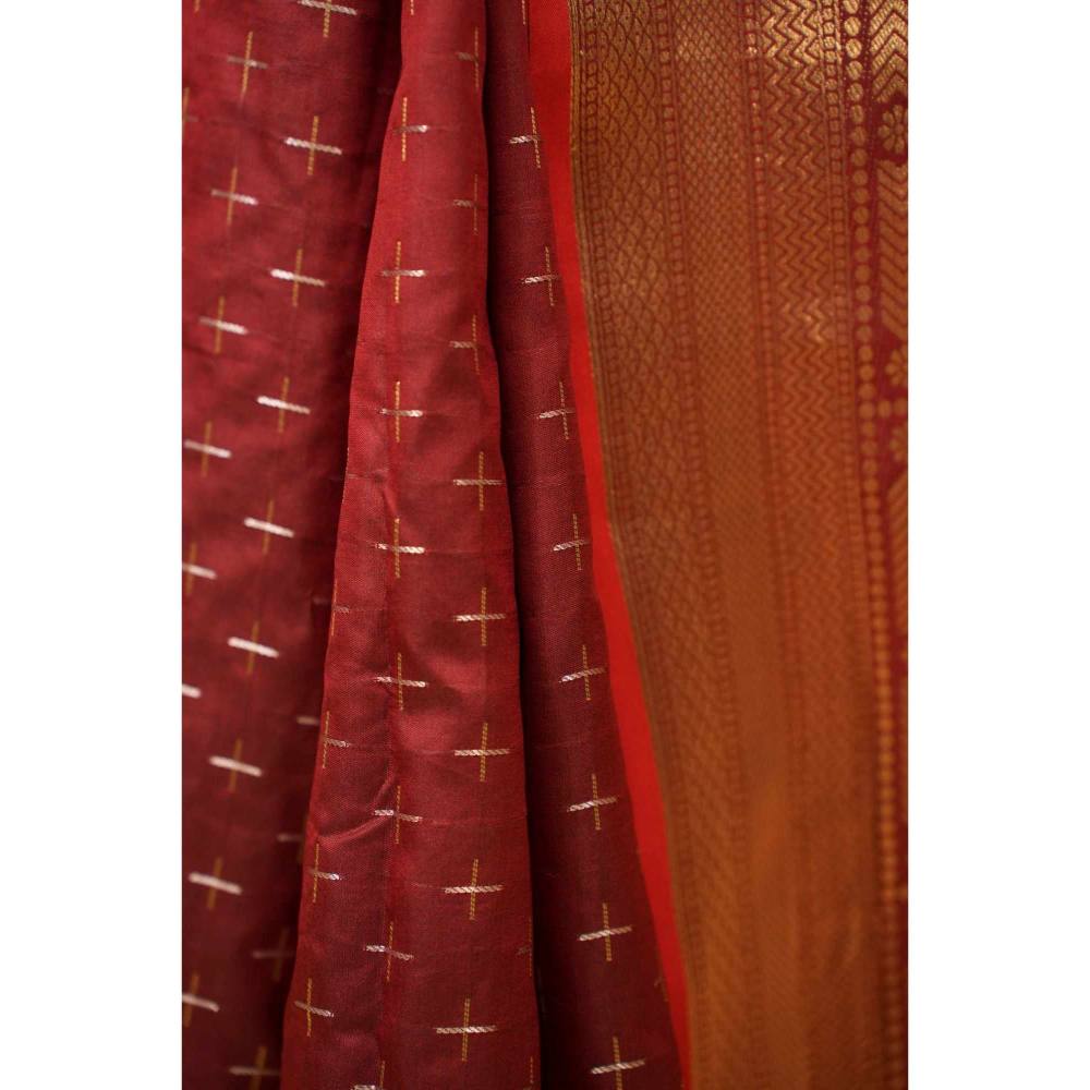 Isadora Life Womens Woven Zari Red Pre-Draped Saree with Unstitched Blouse