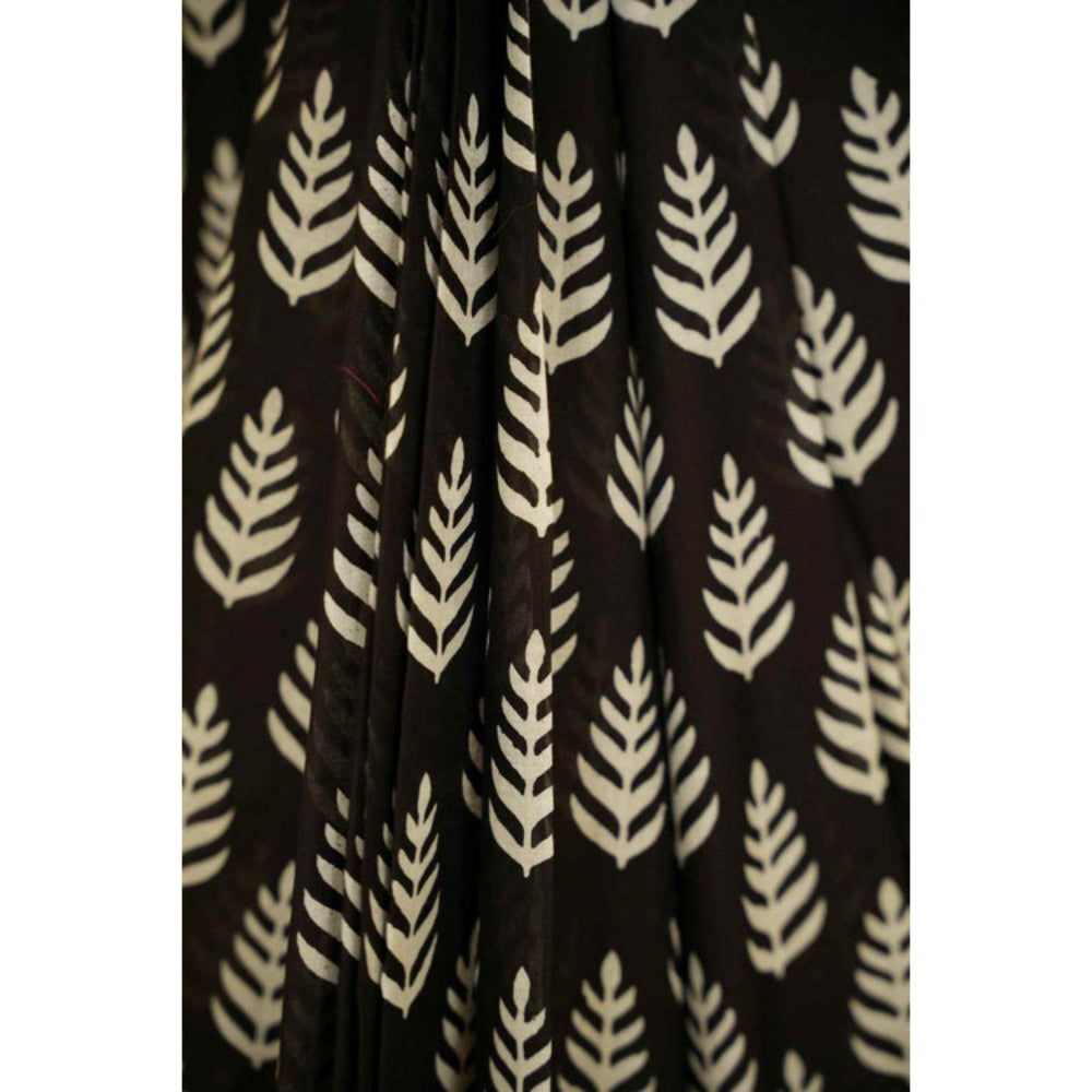 Isadora Life Womens Printed Black Pre-Draped Saree with Unstitched Blouse