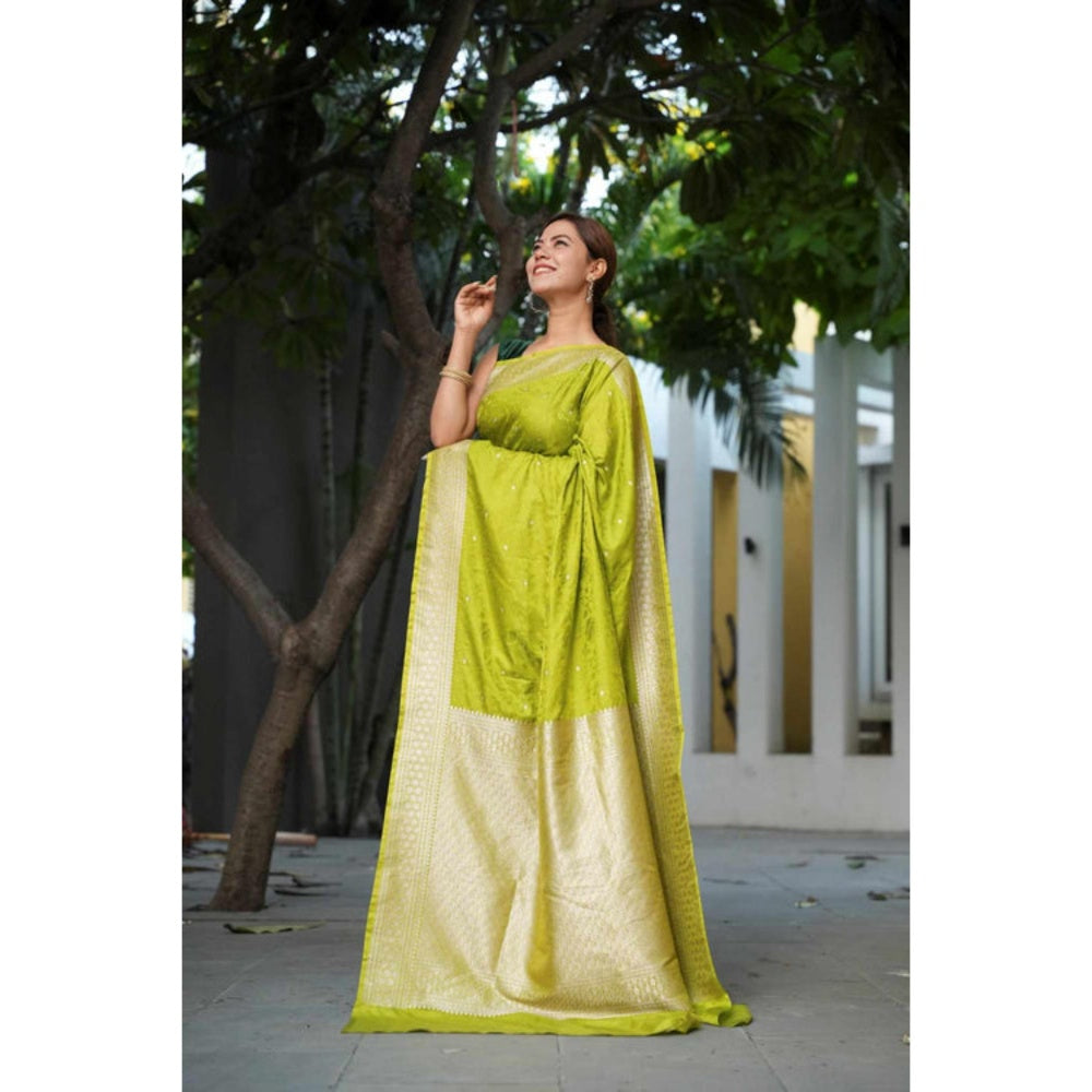 Isadora Life Banarasi Mashru Silk Saree with Unstitched Blouse