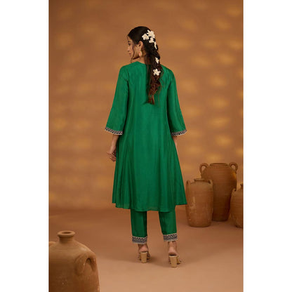 ISHA GUPTA TAYAL Green Raj Mahal Kurta and Pant with Dupatta