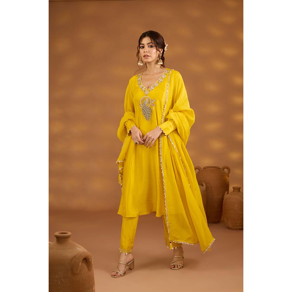 ISHA GUPTA TAYAL Yellow Sunehri Mayur Bagh Kurta and Pant with Dupatta