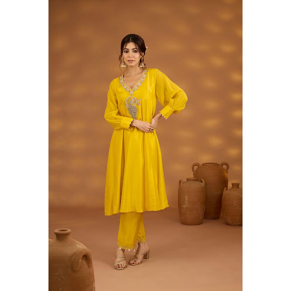 ISHA GUPTA TAYAL Yellow Sunehri Mayur Bagh Kurta and Pant with Dupatta