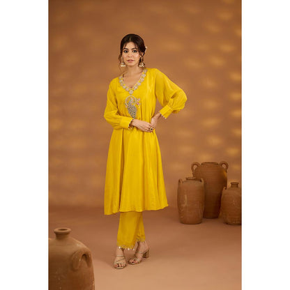 ISHA GUPTA TAYAL Yellow Sunehri Mayur Bagh Kurta and Pant with Dupatta