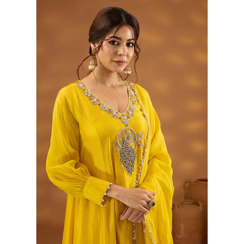 ISHA GUPTA TAYAL Yellow Sunehri Mayur Bagh Kurta and Pant with Dupatta