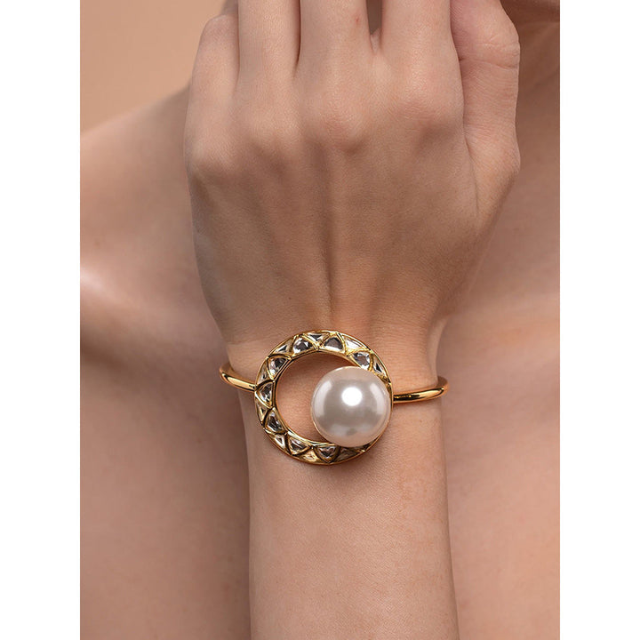 Isharya Amara Circle Pearl Cuff in 18kt Gold Plated