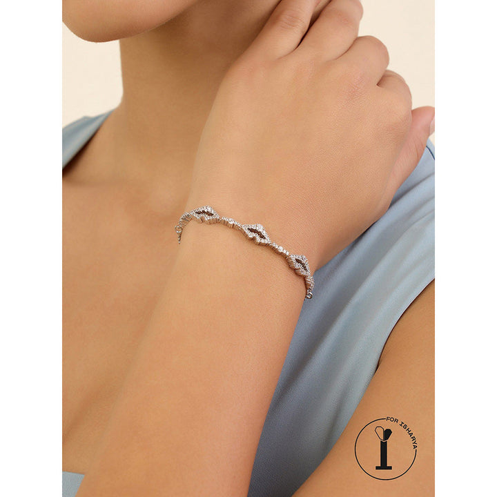 Isharya Silver Lips Bracelet In Rhodium Plated