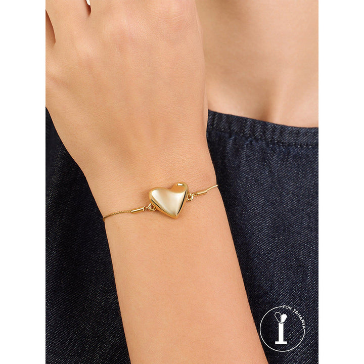 Isharya Gold Heart Bracelet In 18Kt Gold Plated