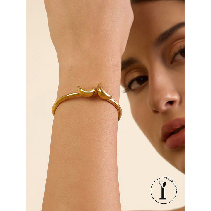 Isharya Gold Moon Cuff In 18Kt Gold Plated