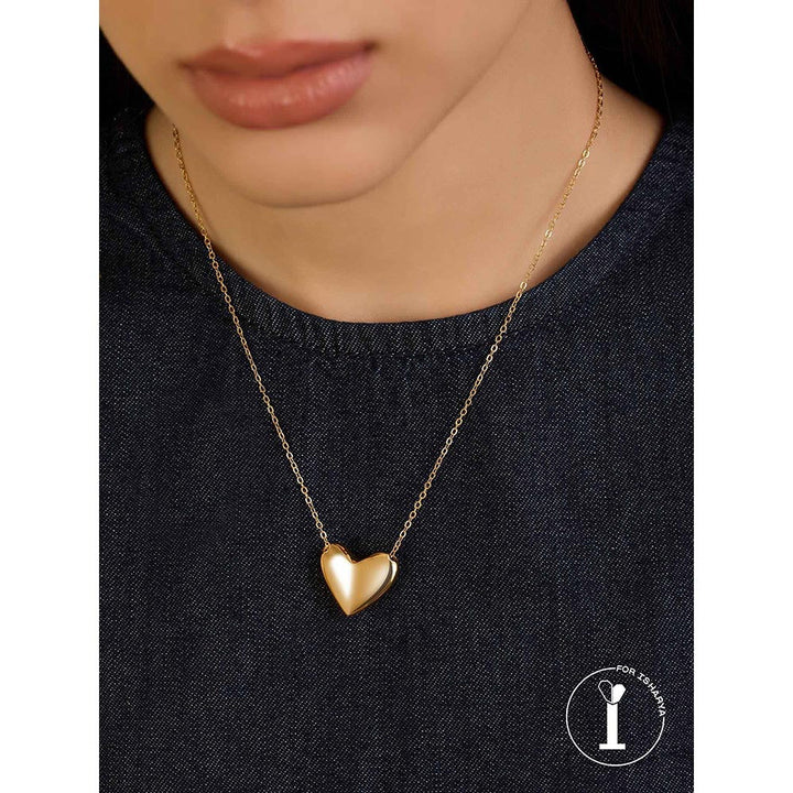 Isharya Gold Heart Necklace In 18Kt Gold Plated