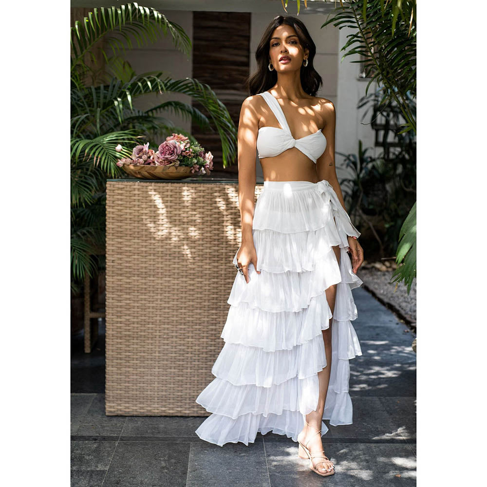 IT GIRL White Leah Co Ord (Set of 2)