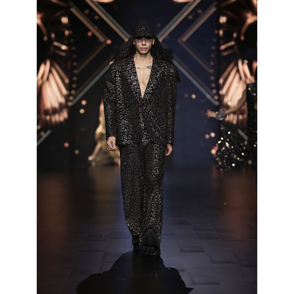 ITRH Boxy Chic Black Co-Ord (Set of 2)