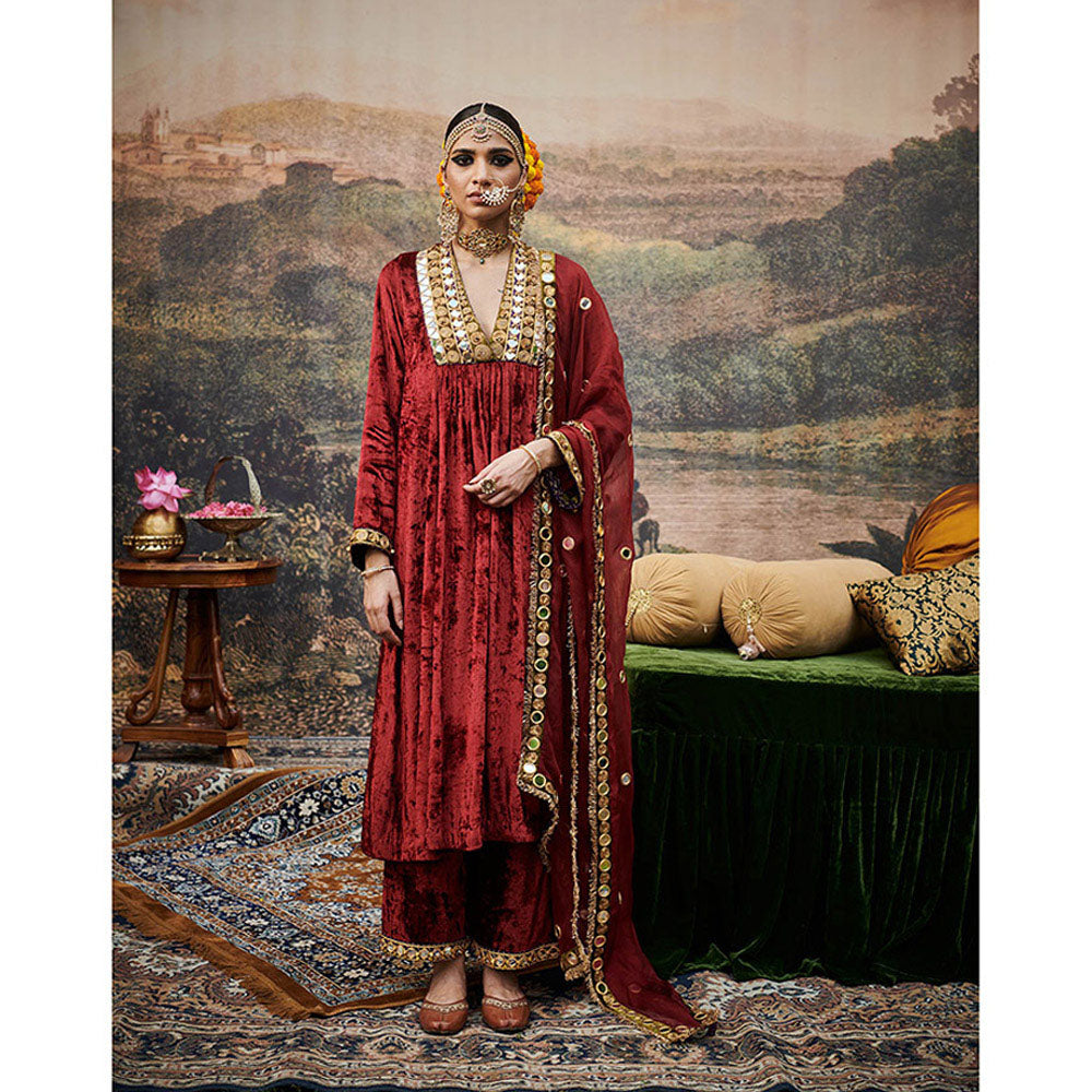 ITRH Red Surkh Shahi Kurta with Pant and Dupatta (Set of 3)